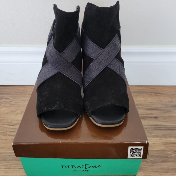 Diba True Size 10, Black Bootie - Picture 4 of 7